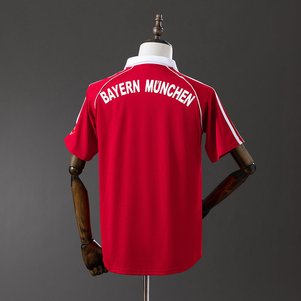 Retro Bayern Munich 06/07 Home Shirt