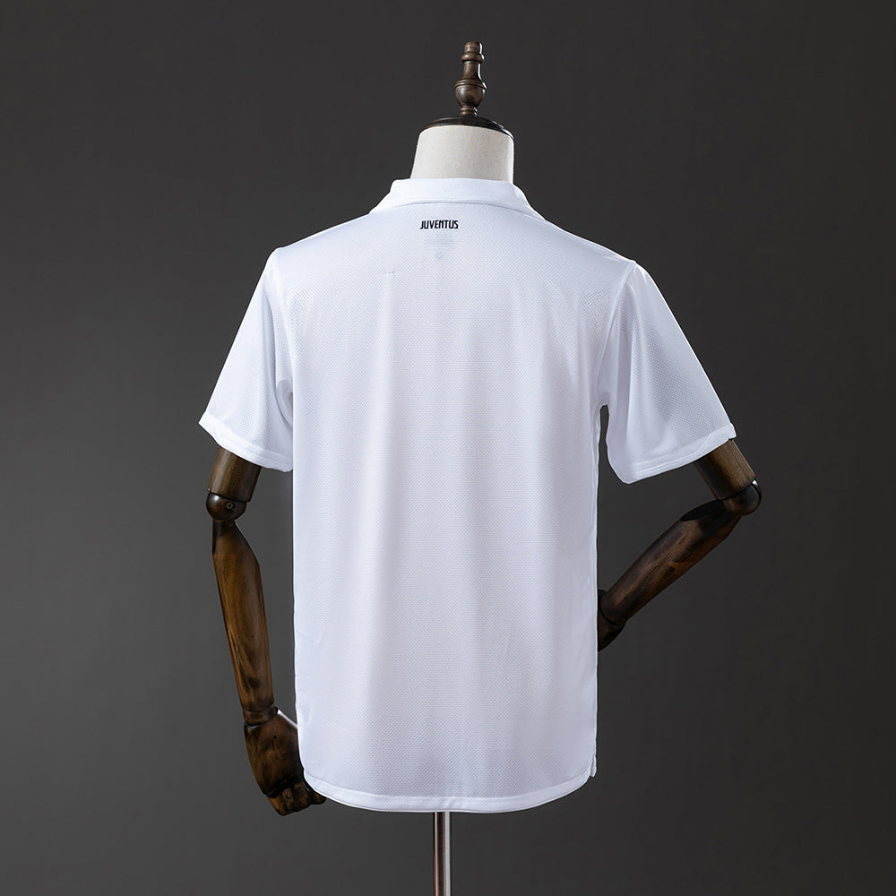 Retro Juventus 10/11 Away Shirt