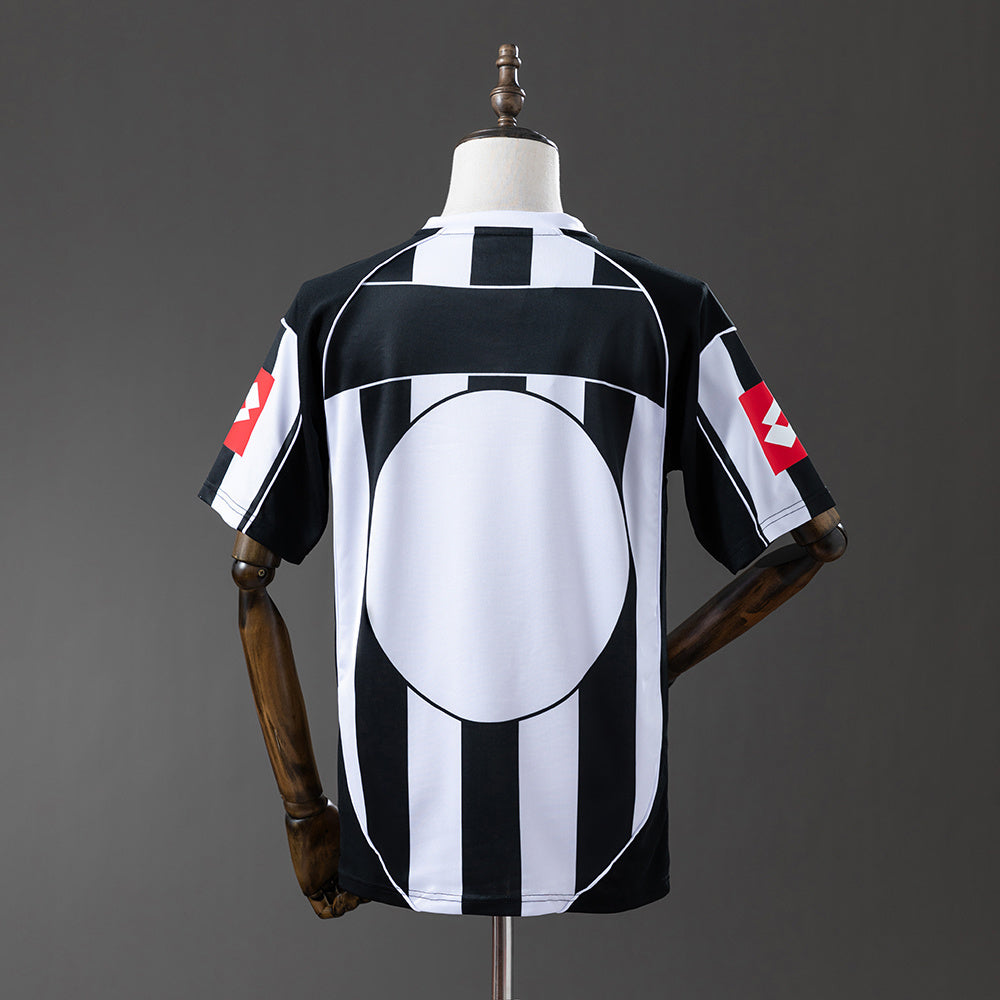 Retro Juventus 02/03 Home Shirt