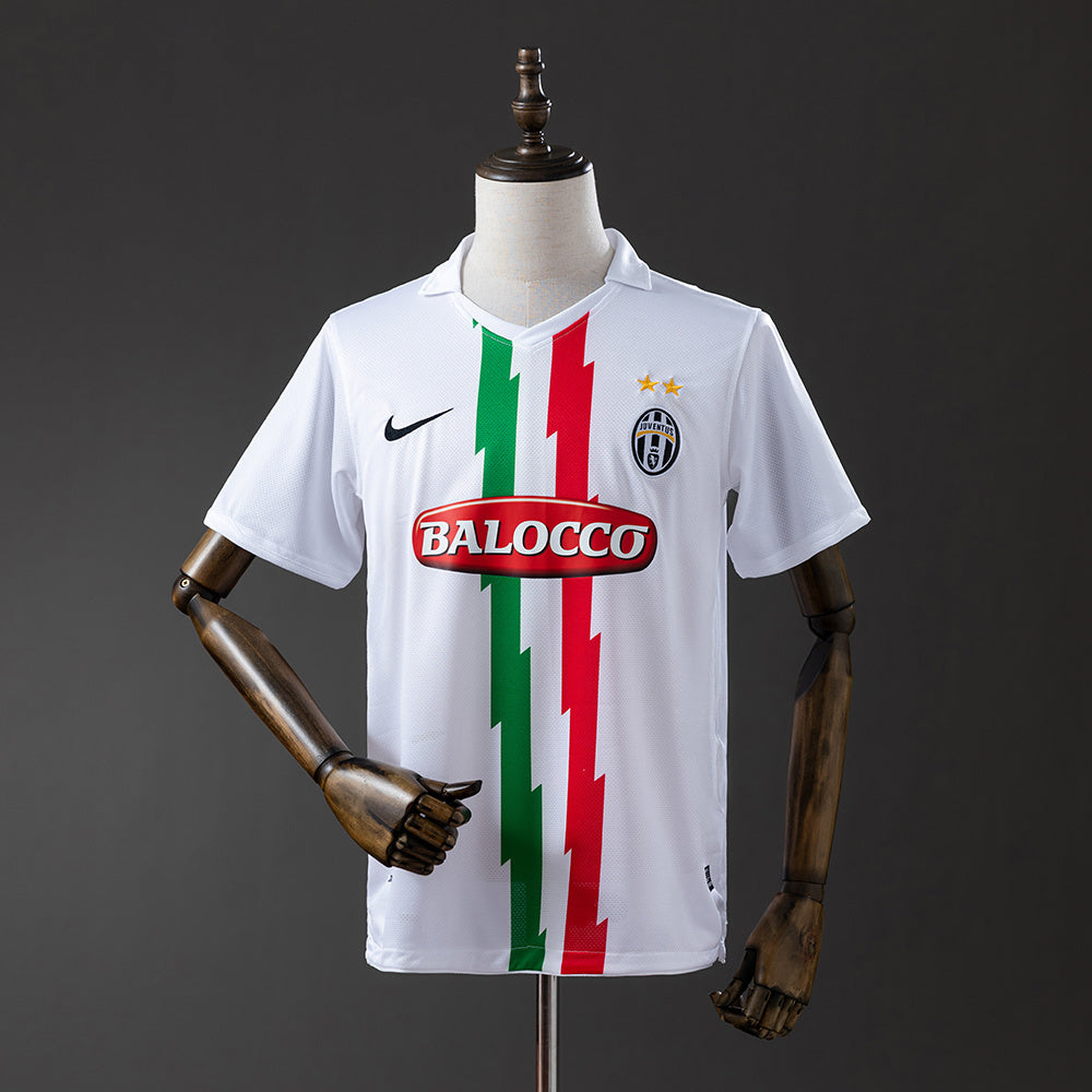 Retro Juventus 10/11 Away Shirt